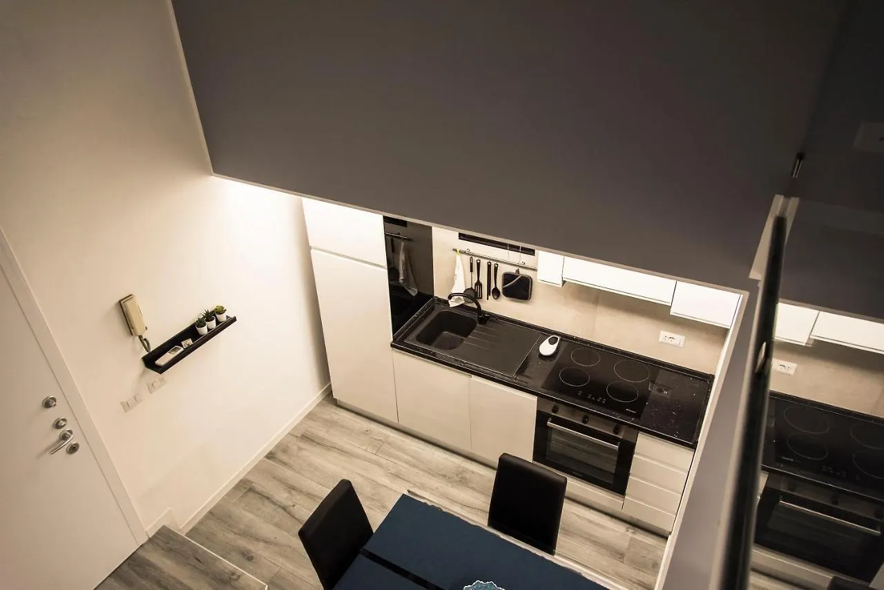 Apartment Youhosty - Ariberto 22 Milan